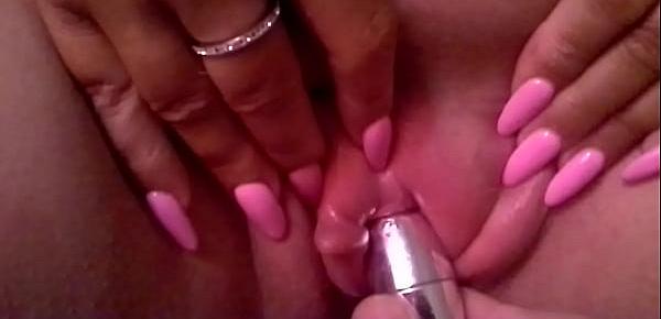  Slave Nadia Pumps up her Pussy then uses Vibrator & anal toy